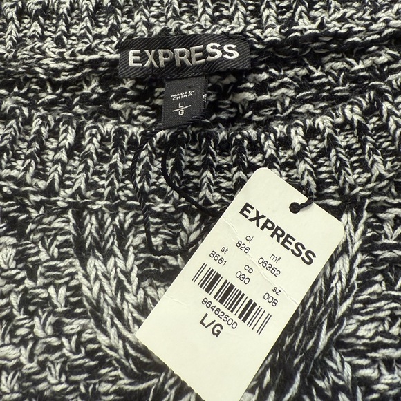 Express Relaxed Crew Neck Sweater NWT Size L - Picture 3 of 4